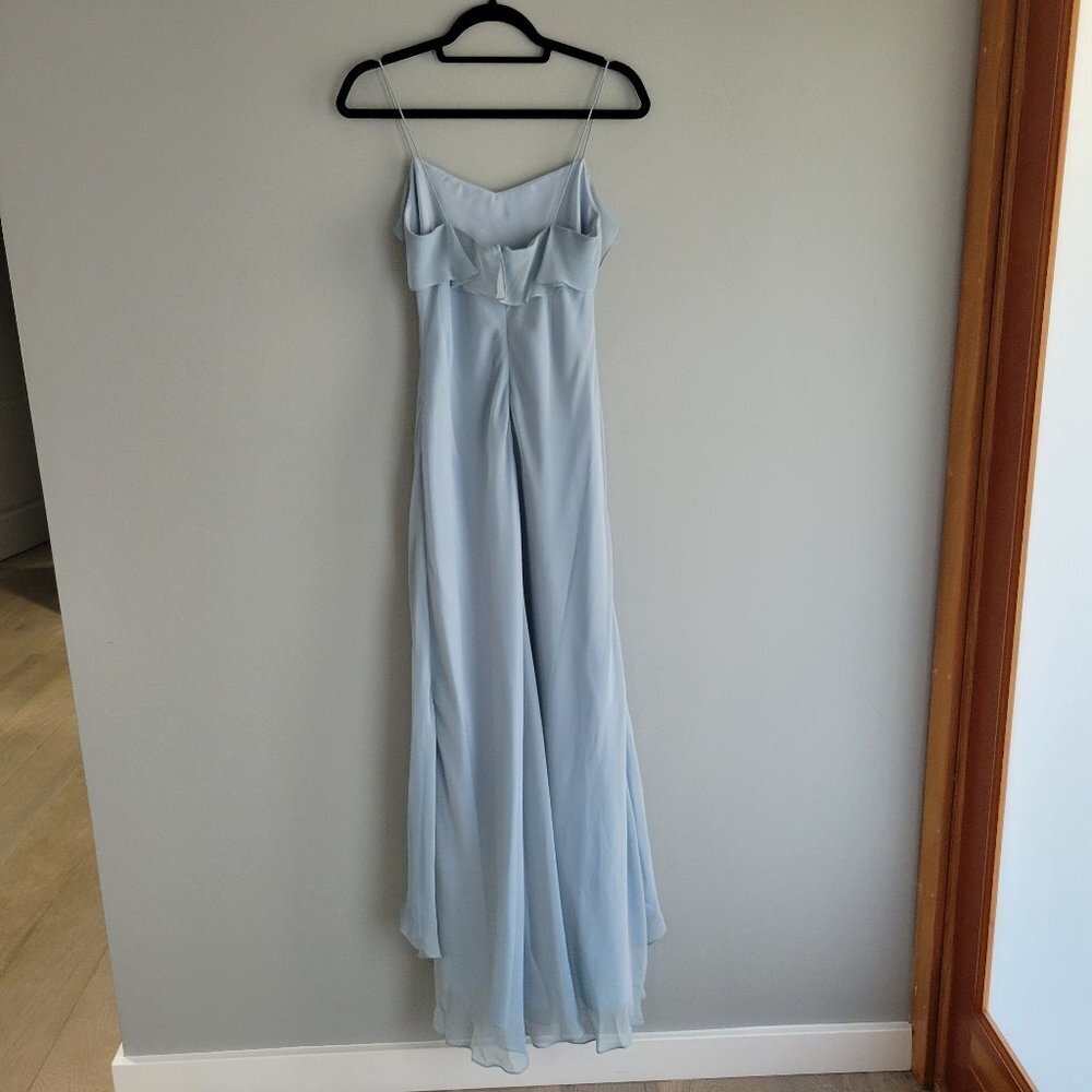 Long dress with with Matching Shawl from David's Bridal Size 6 - Picture 9 of 12